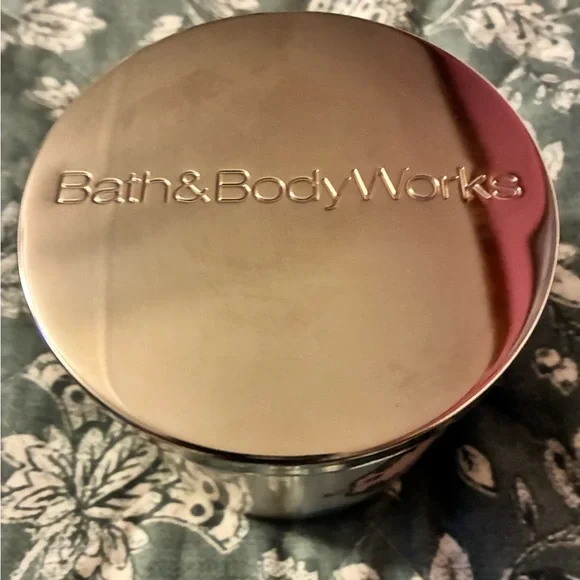 NEW Sweetest Song Scented Candle 3-Wick 🩷 ( No Box) - Picture 3 of 5